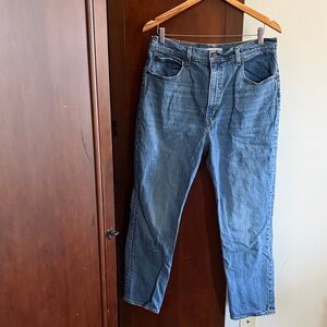 Levi’s 70s High Slim Straight Jeans in a Medium Wash